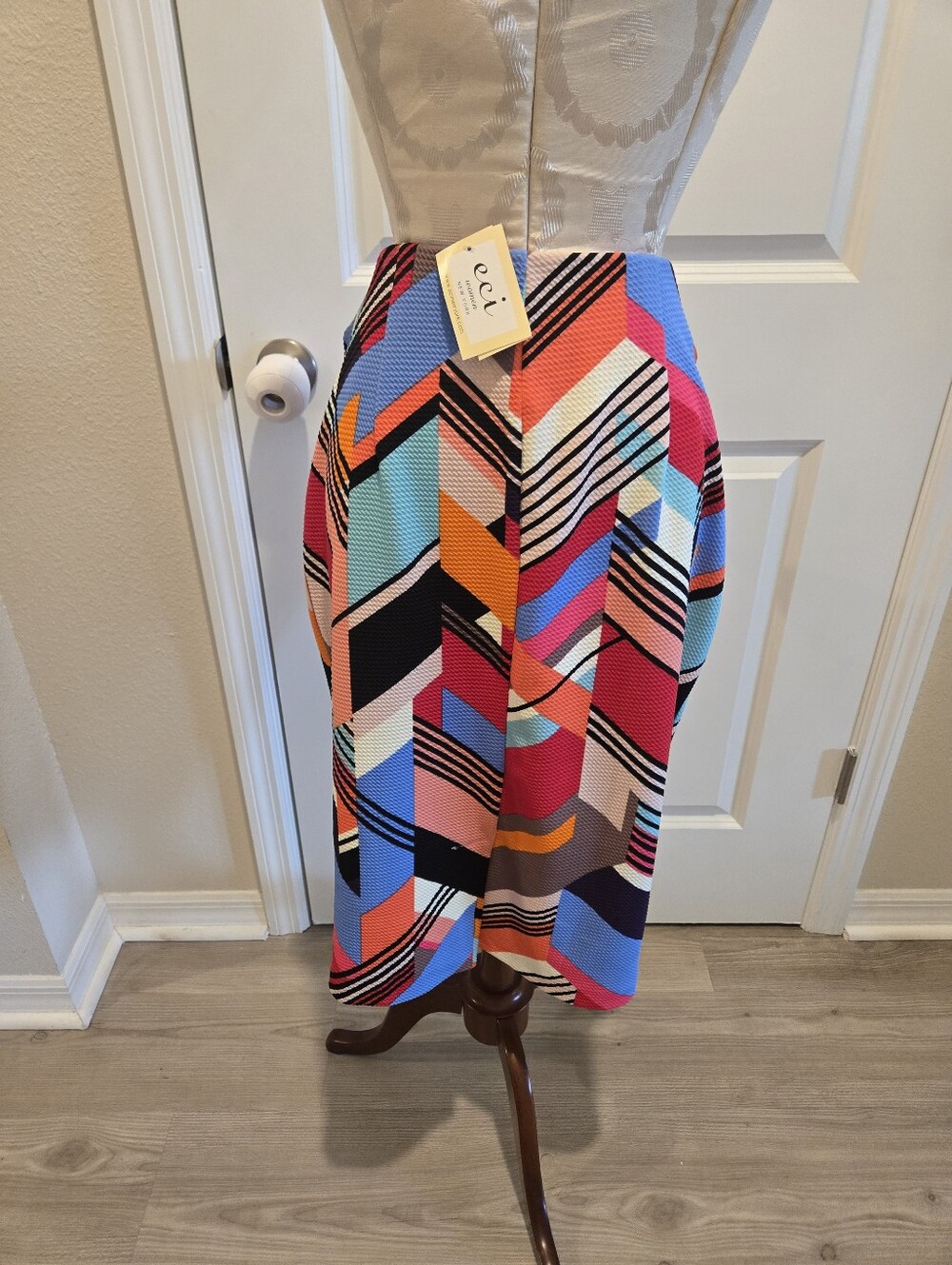ECI NWT Multicolor Geometric Pencil Skirt Size 1X - Picture 4 of 7